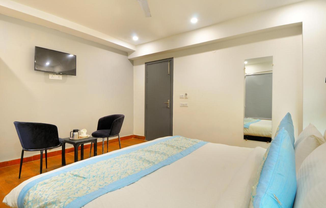 The Red York Hotell Ghaziabad Exteriör bild