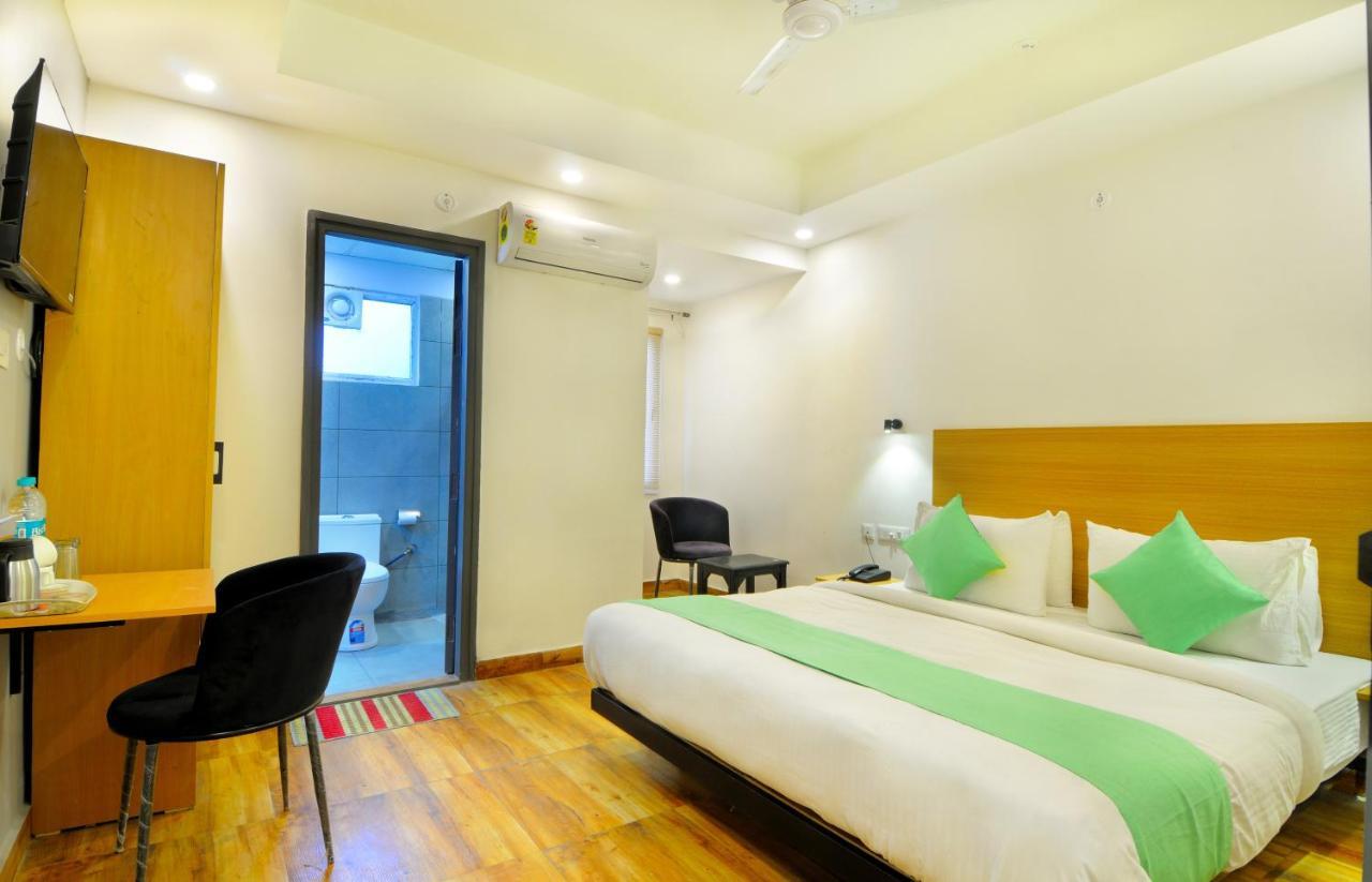 The Red York Hotell Ghaziabad Exteriör bild