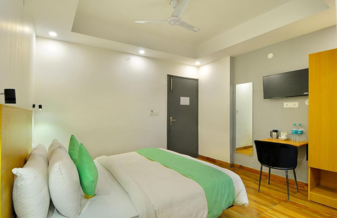 The Red York Hotell Ghaziabad Exteriör bild