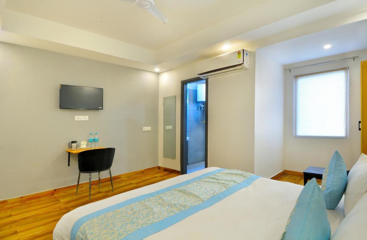 The Red York Hotell Ghaziabad Exteriör bild