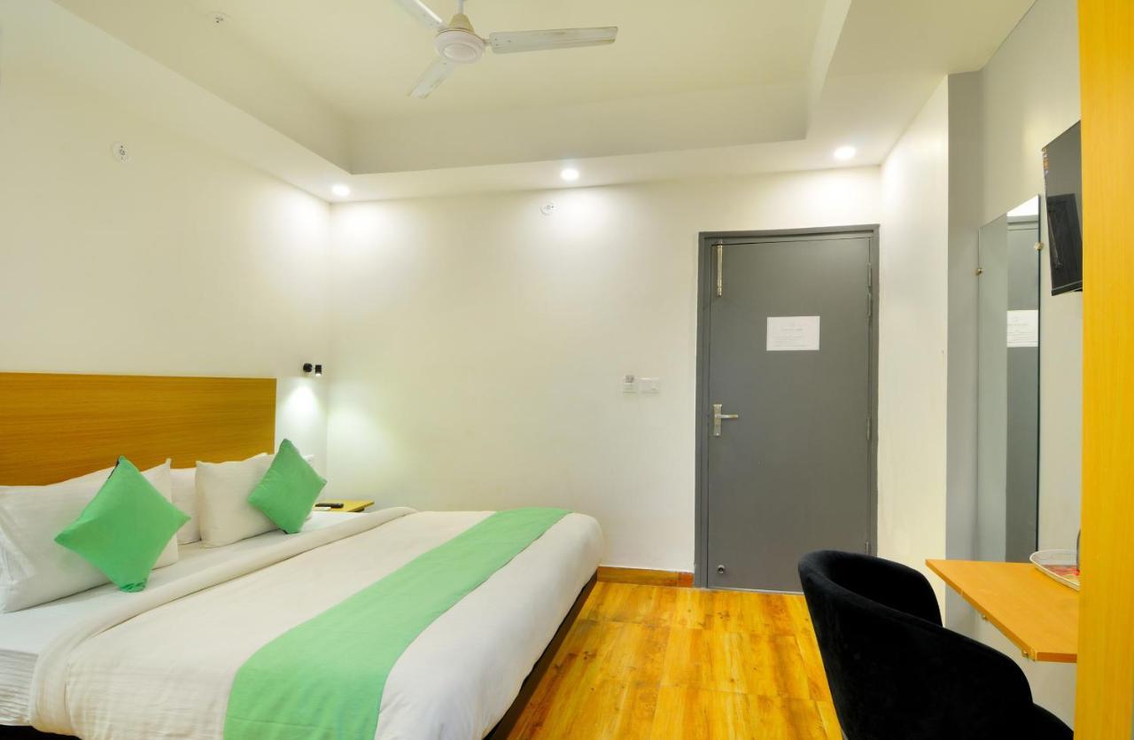 The Red York Hotell Ghaziabad Exteriör bild
