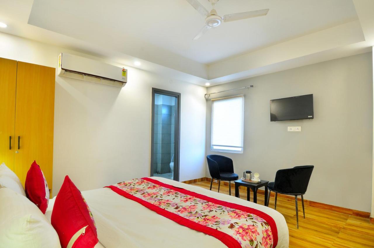The Red York Hotell Ghaziabad Exteriör bild